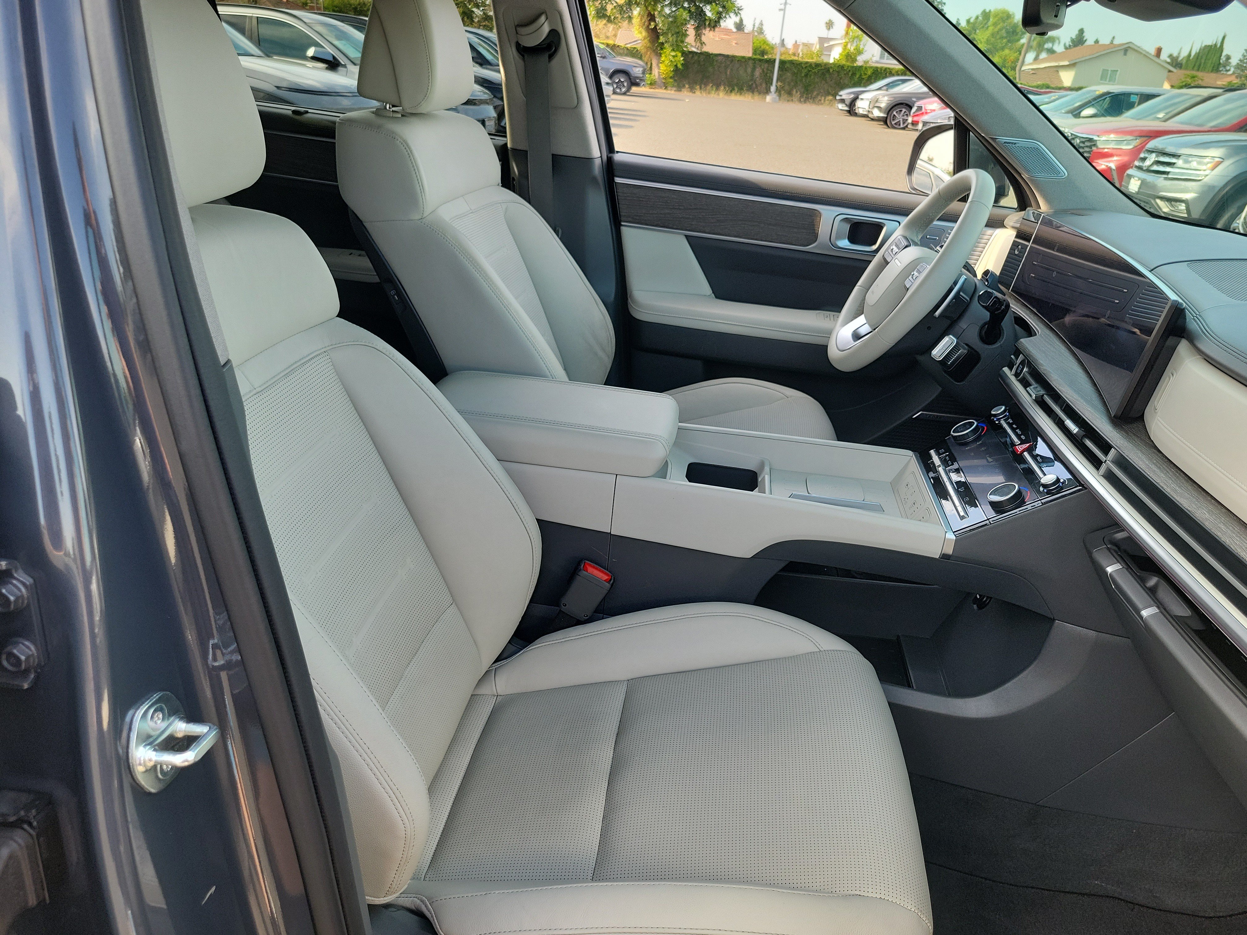 Certified 2025 Hyundai Santa Fe Limited AWD/4WD image 22