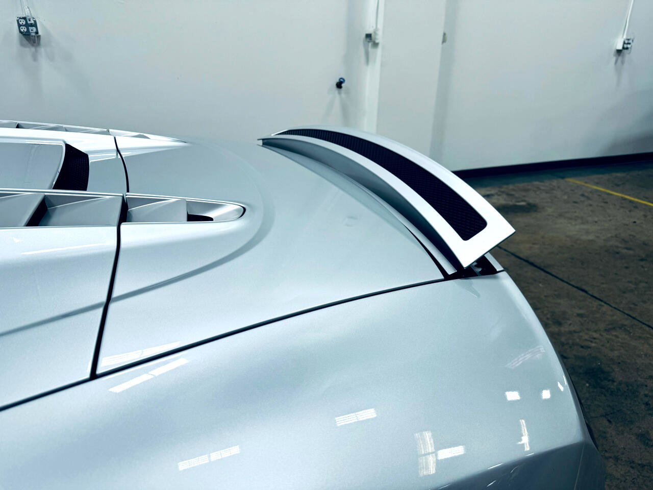 Used 2012 Audi R8 V10 w/ Enhanced Leather Pkg image 15