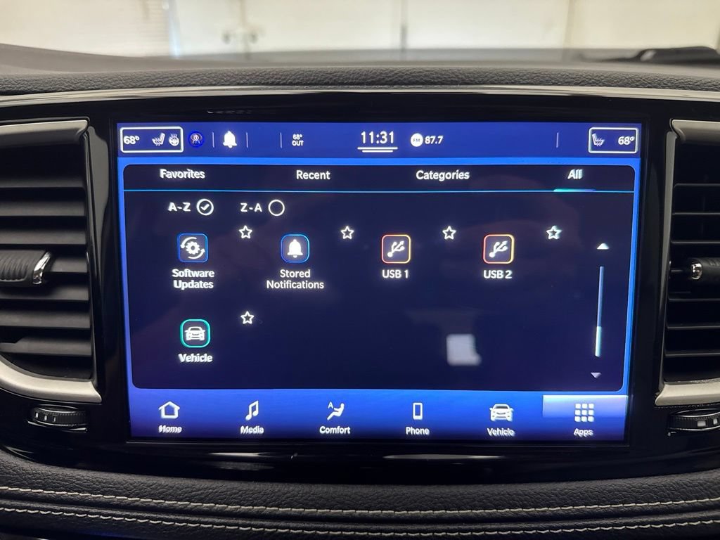Used 2021 Chrysler Pacifica Touring-L FWD image 31