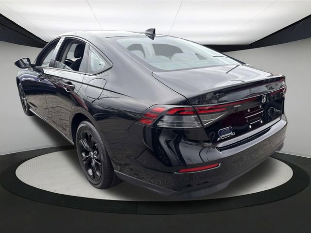Used 2025 Honda Accord SE image 10