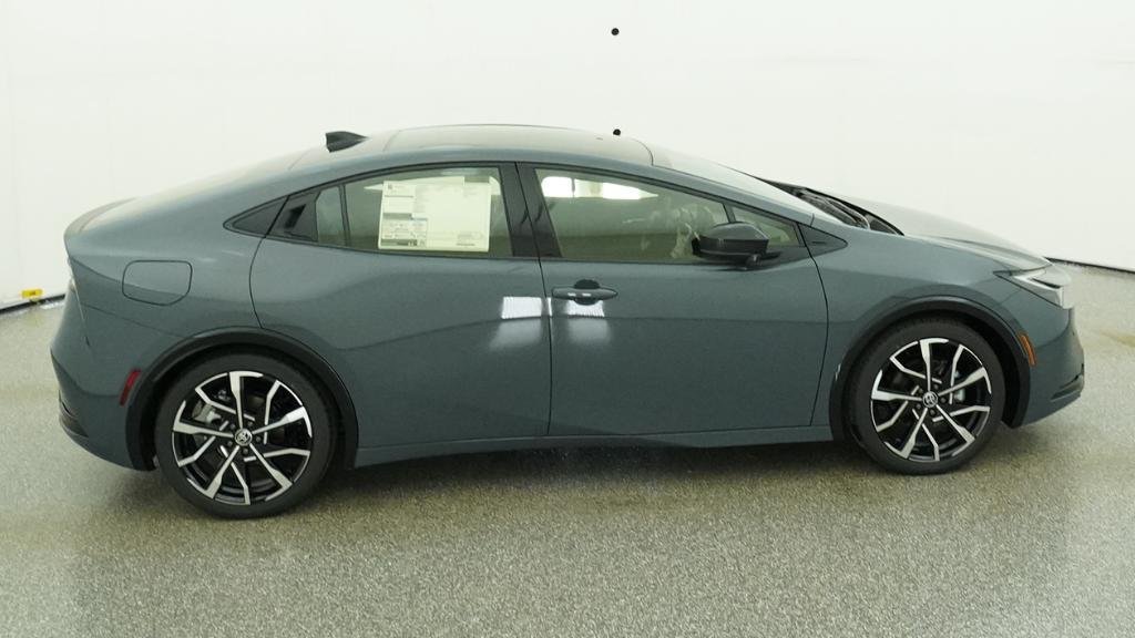 New 2026 Toyota Prius Plug-In Hybrid FWD image 10