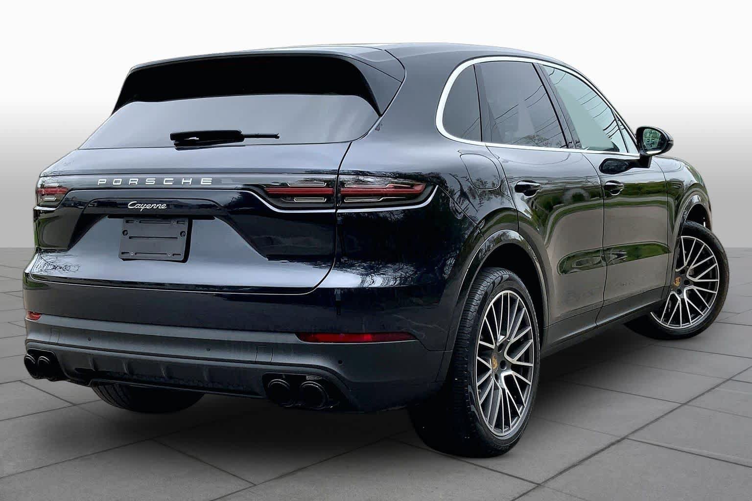 Used 2022 Porsche Cayenne AWD/4WD image 12