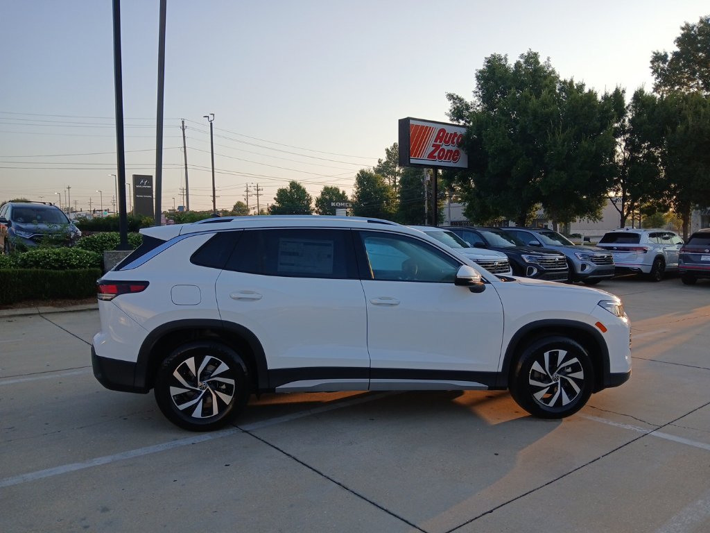 New 2026 Volkswagen Tiguan S FWD image 8
