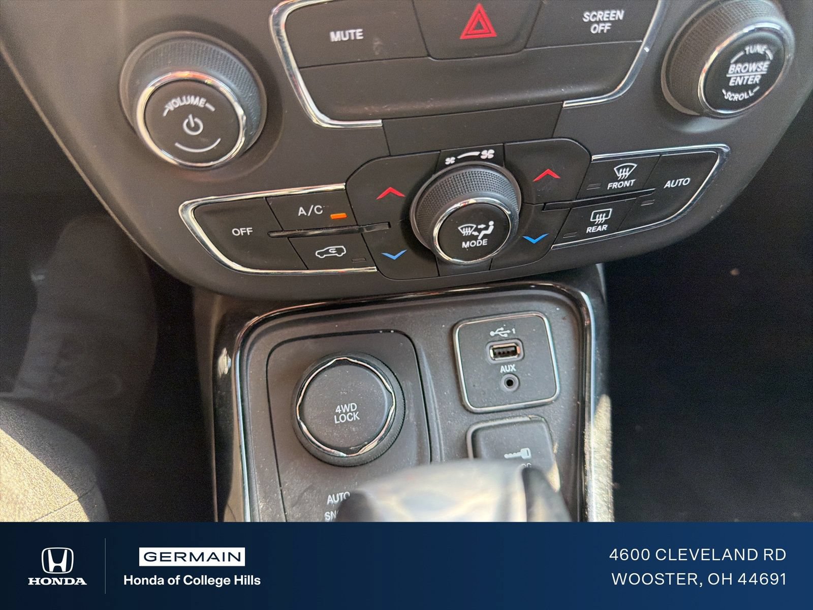 Used 2020 Jeep Compass Limited AWD/4WD image 22