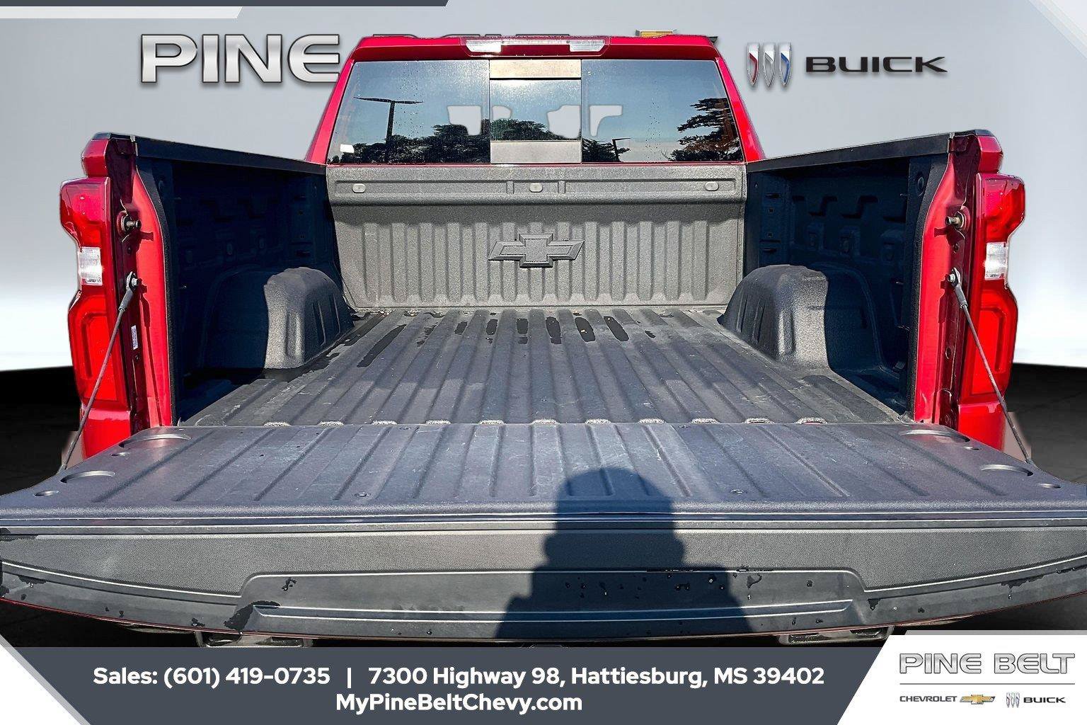 Used 2025 Chevrolet Silverado 1500 LT Trail Boss w/ Convenience Package II AWD/4WD image 5