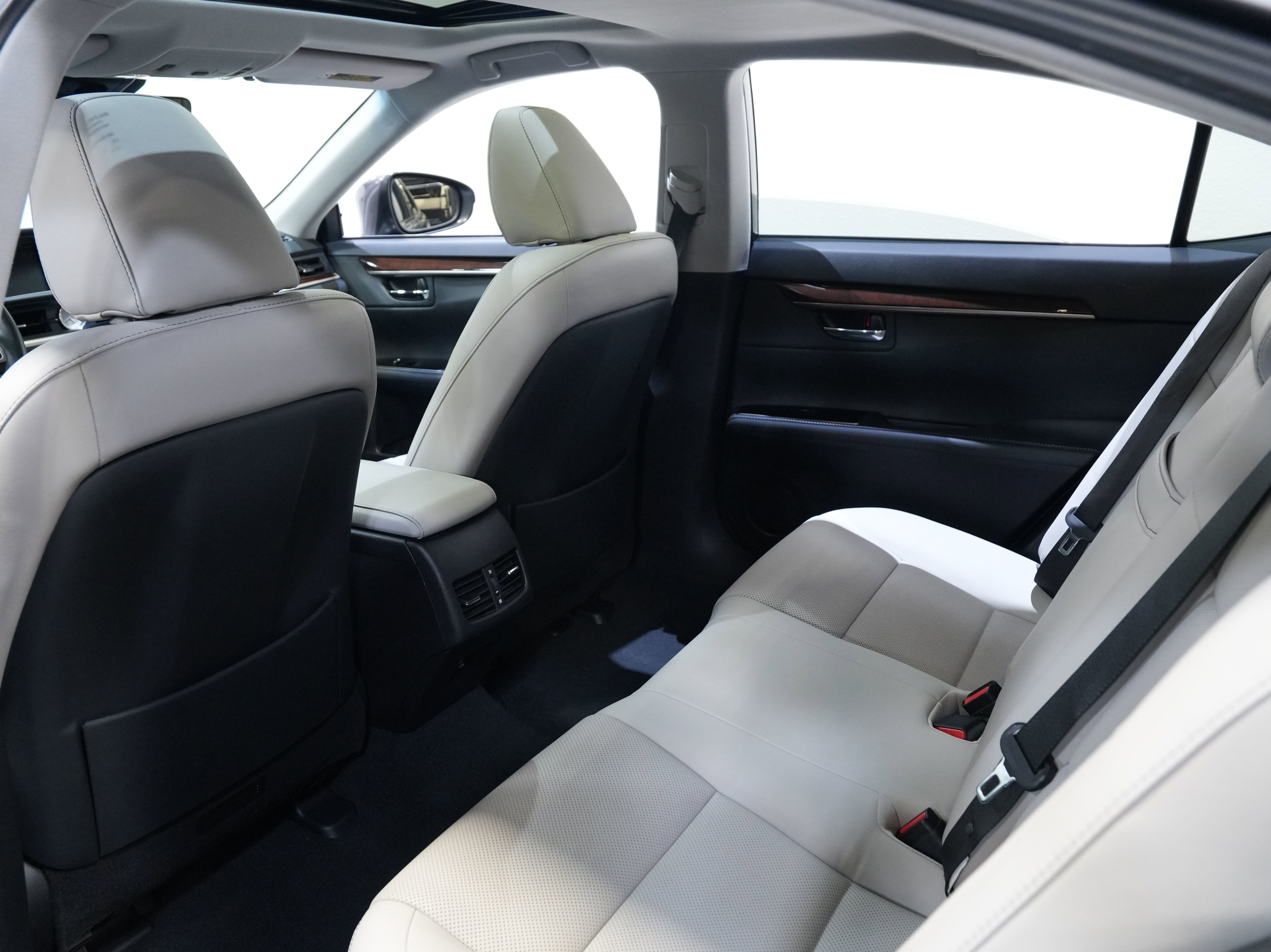 Used 2018 Lexus ES 350 w/ Navigation System Package FWD image 36
