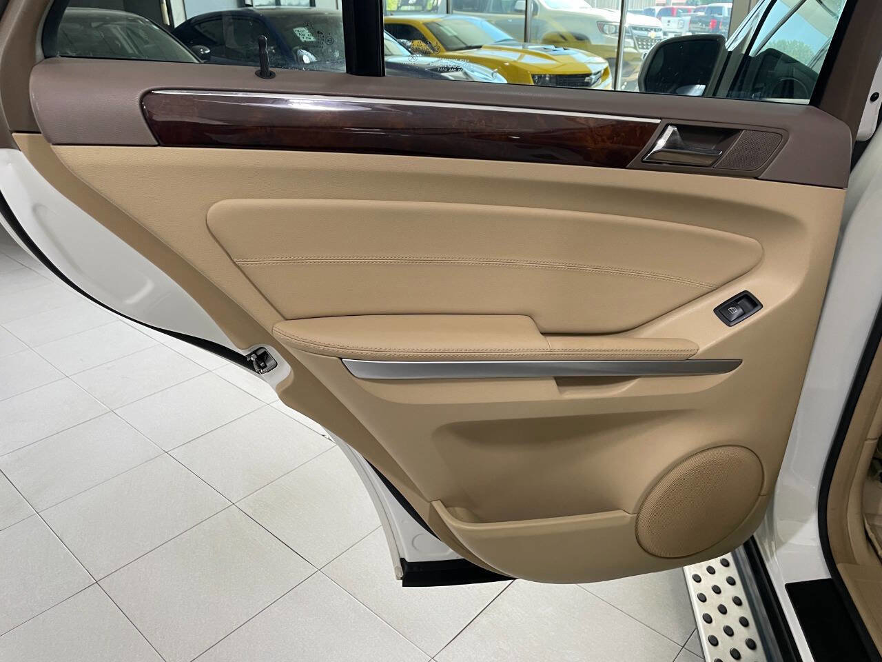 Used 2010 Mercedes-Benz ML 350 BlueTEC 4MATIC image 19