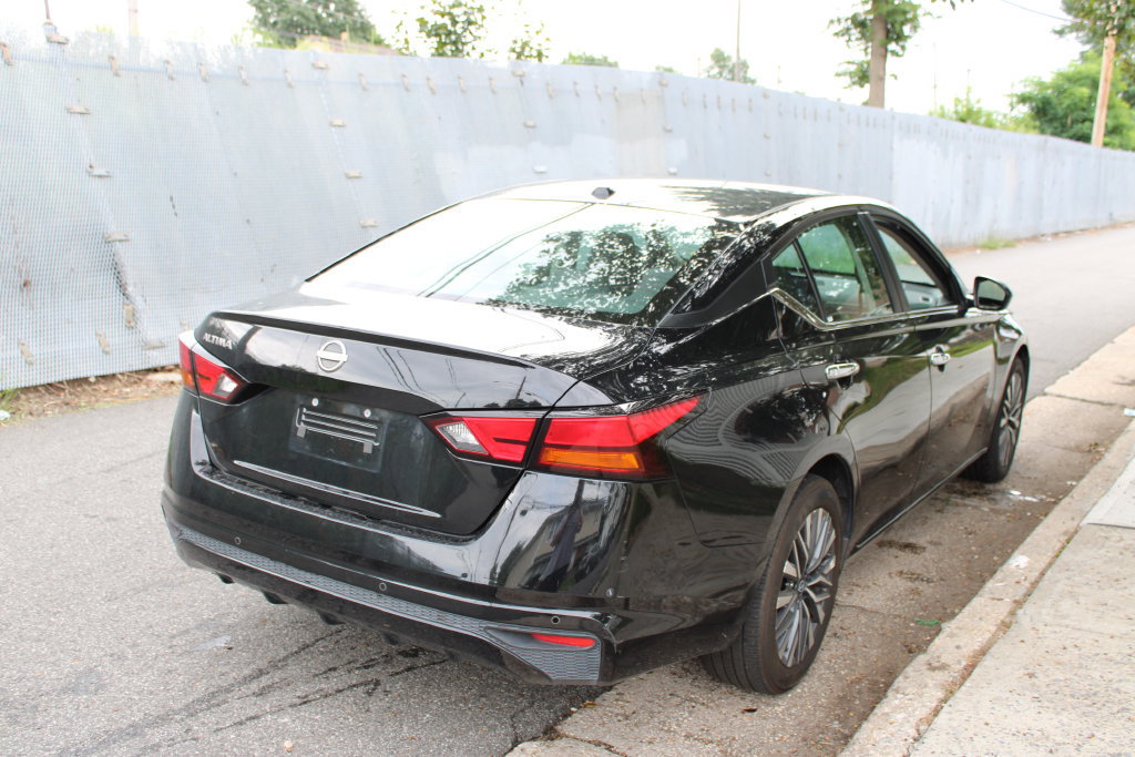 Used 2025 Nissan Altima 2.5 SV FWD image 6