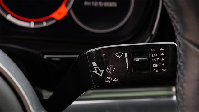 Used 2020 Porsche Panamera 4 image 32