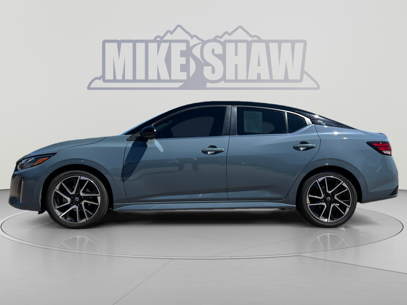 Used 2024 Nissan Sentra SR FWD image 2