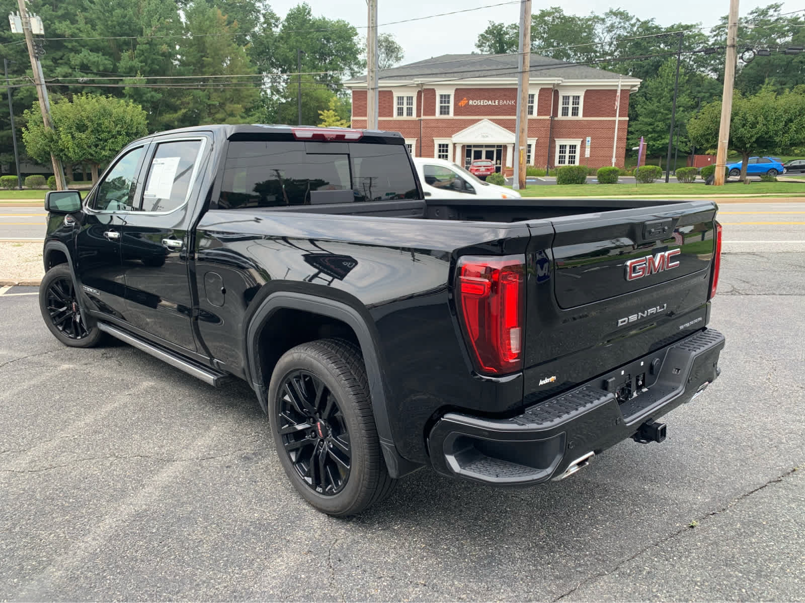 Used 2026 GMC Sierra 1500 Denali w/ Denali Reserve Package AWD/4WD image 4