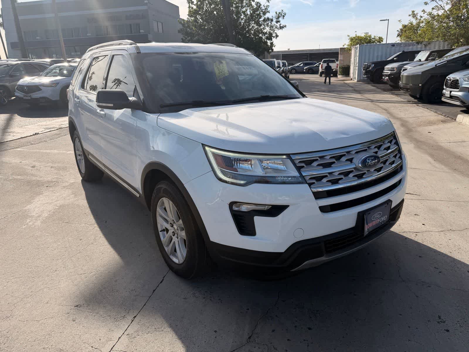 Used 2018 Ford Explorer XLT w/ Equipment Group 201A AWD/4WD image 5