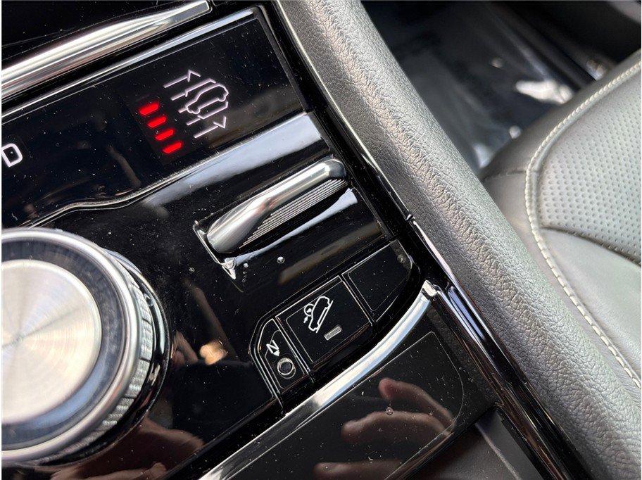 Used 2023 Jeep Grand Cherokee Overland image 41