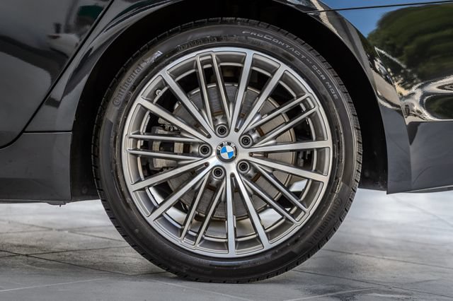 Used 2017 BMW 540i RWD image 13