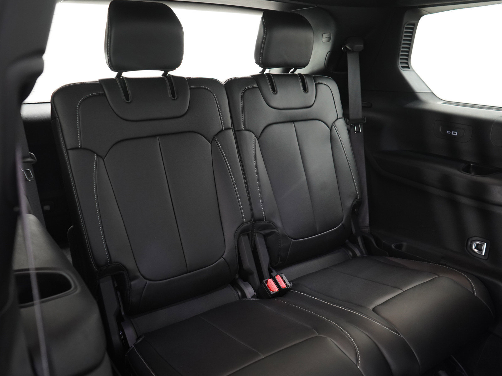 Used 2024 Jeep Grand Cherokee L Limited AWD/4WD image 15