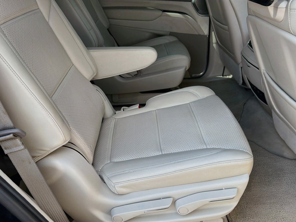 Used 2023 Cadillac Escalade Sport Platinum AWD/4WD image 32