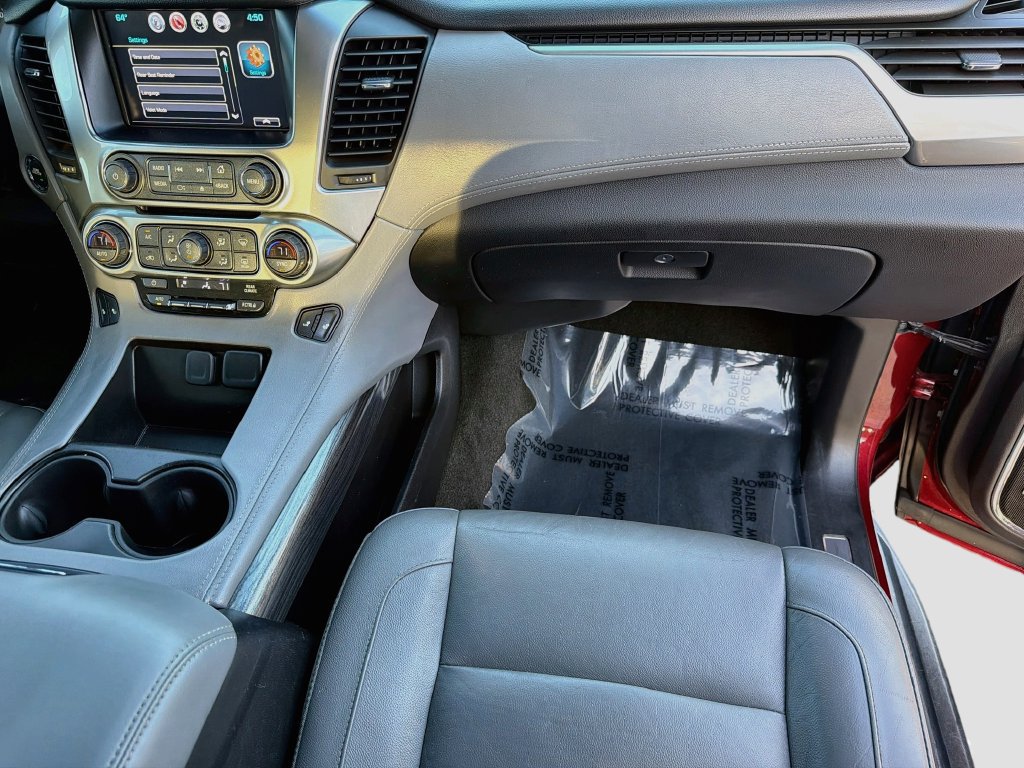 Used 2019 Chevrolet Tahoe LT w/ Luxury Package RWD image 18