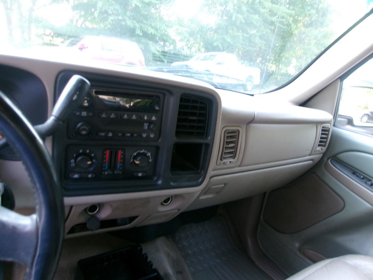 Used 2006 Chevrolet Silverado 1500 LT w/ Light Duty Power Package AWD/4WD image 12