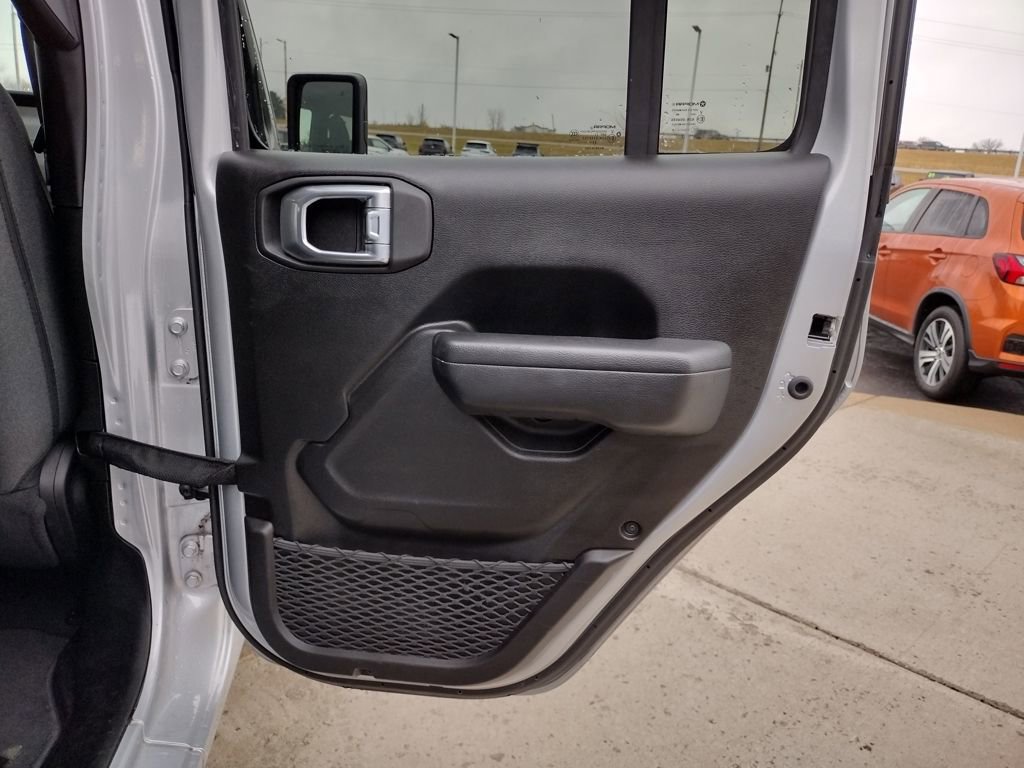Used 2024 Jeep Wrangler Unlimited w/ Convenience Group image 24