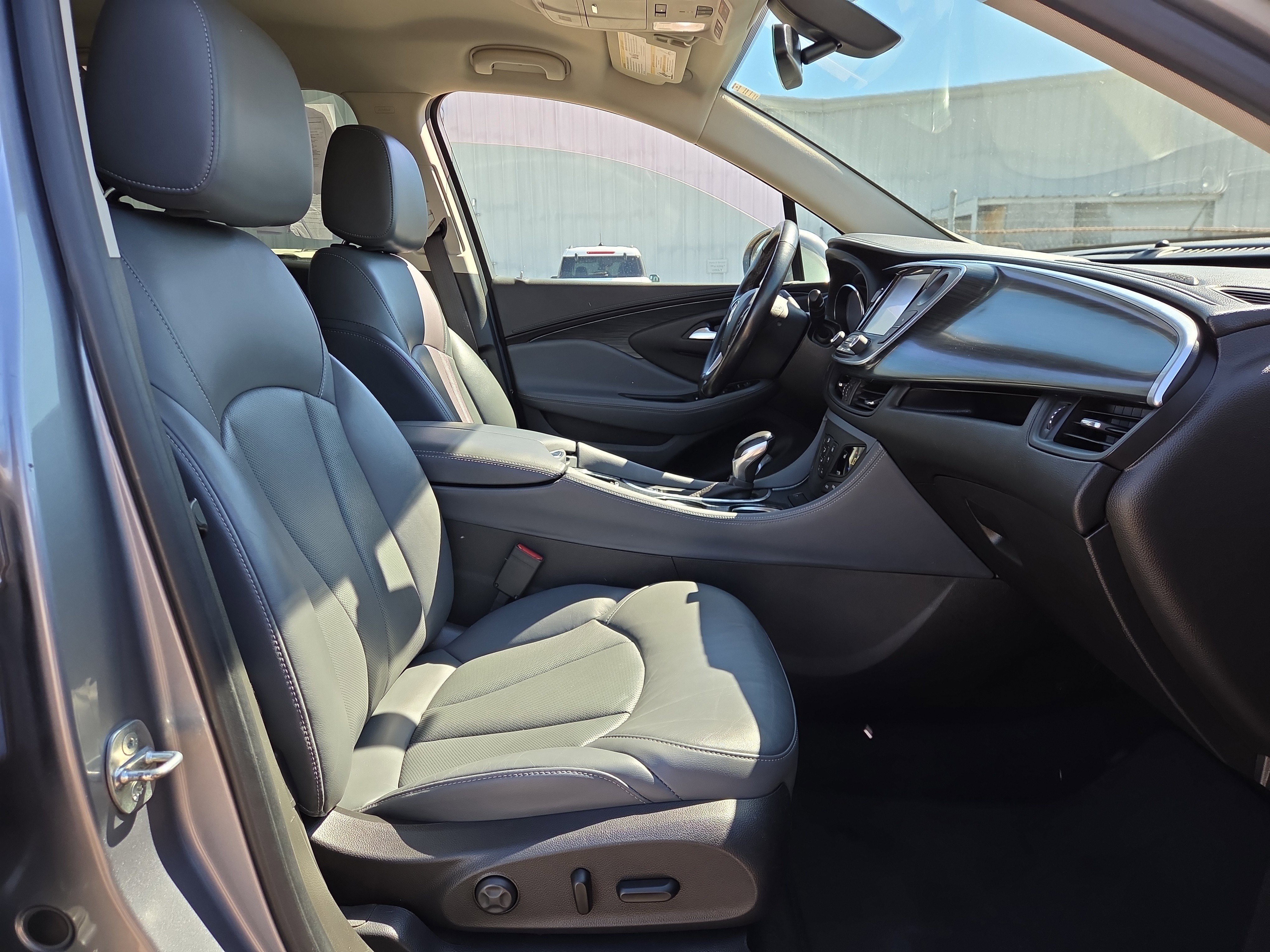 Used 2020 Buick Envision Essence FWD image 16