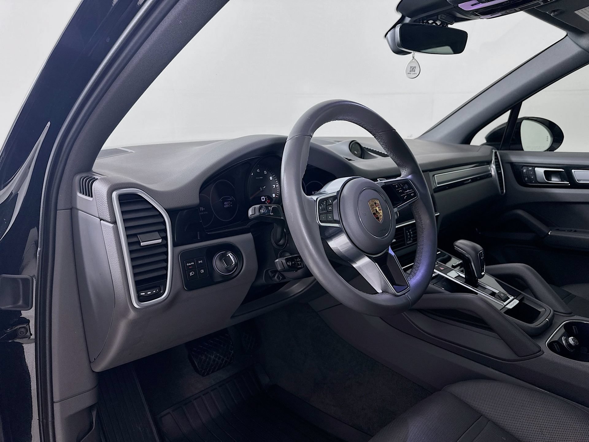 Used 2023 Porsche Cayenne Platinum Edition AWD/4WD image 10