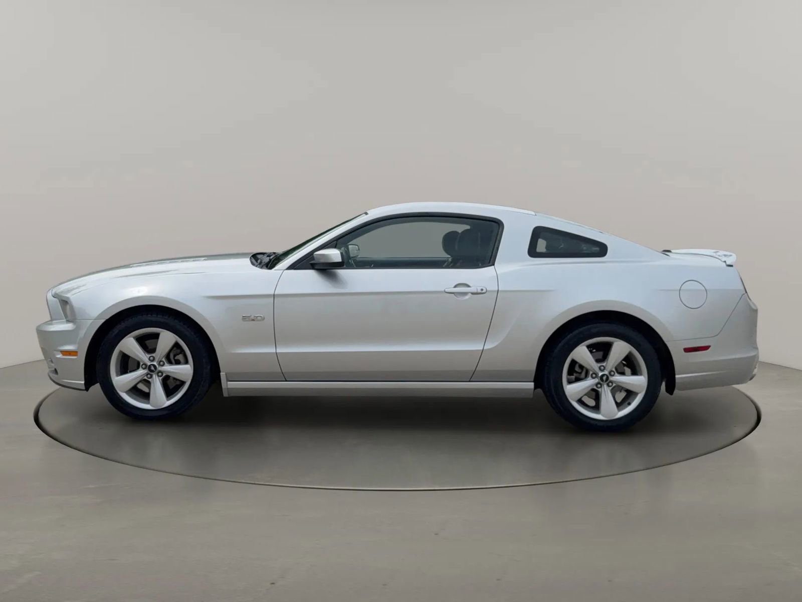 Used 2014 Ford Mustang GT Premium w/ Equipment Group 401A RWD image 2