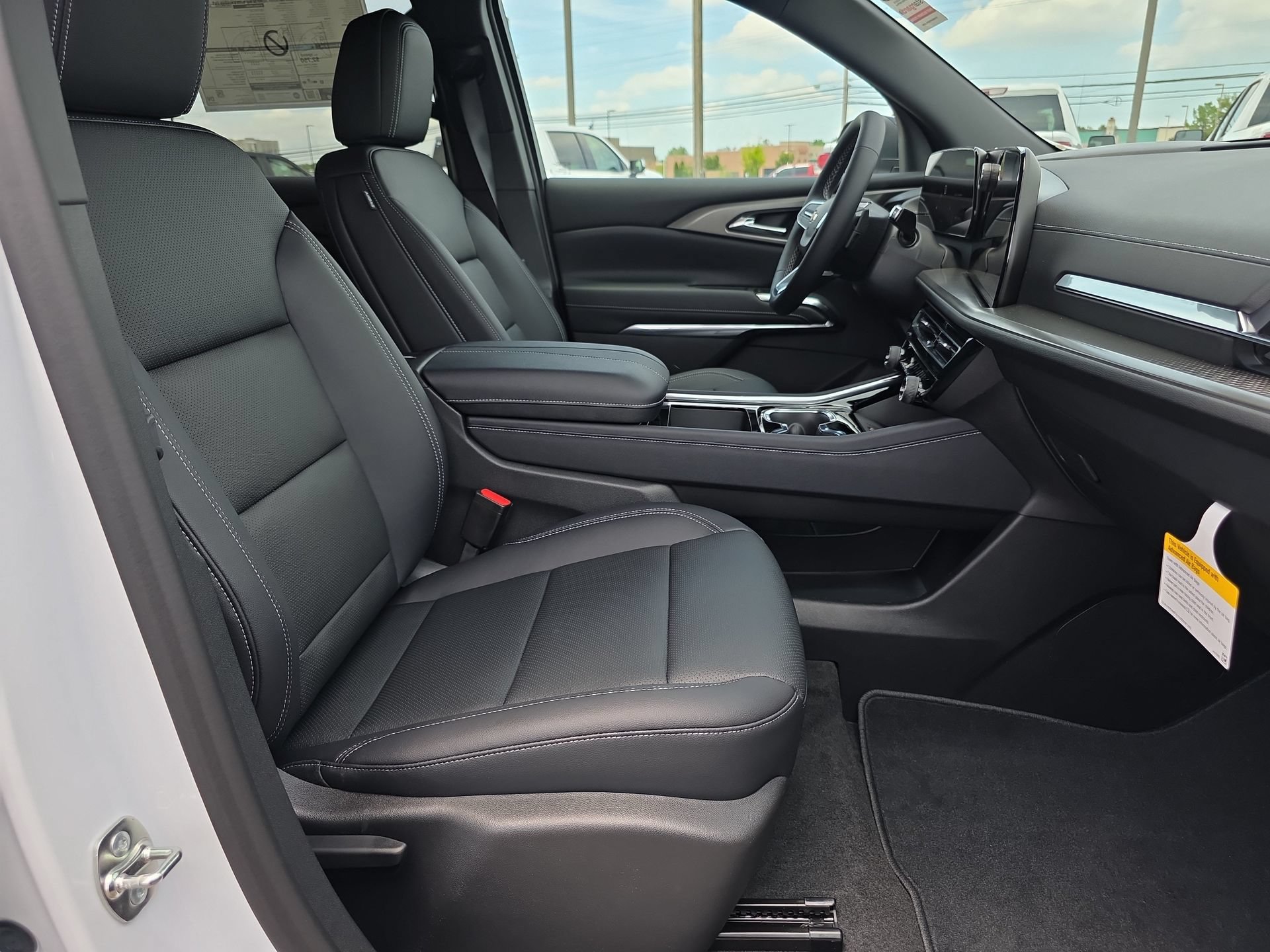 New 2026 Chevrolet Traverse LT w/ Sun and Wheel Package FWD image 16