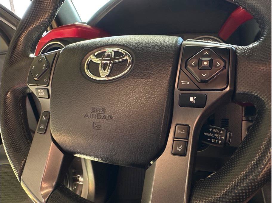 Used 2021 Toyota Tacoma TRD Off-Road w/ Technology Package AWD/4WD image 32