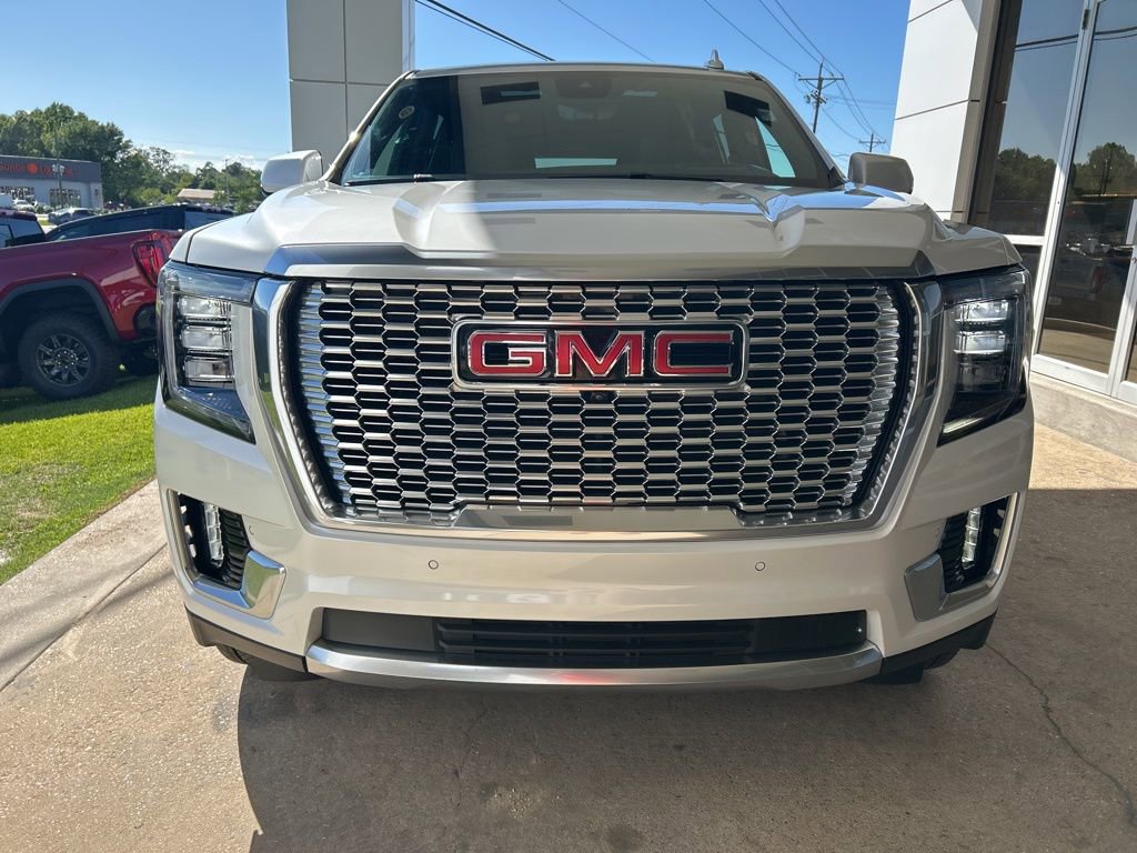 Used 2024 GMC Yukon XL Denali w/ Advanced Technology Package image 3