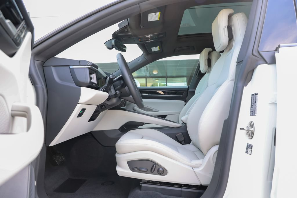 New 2026 Porsche Macan 4 Electric AWD/4WD image 24
