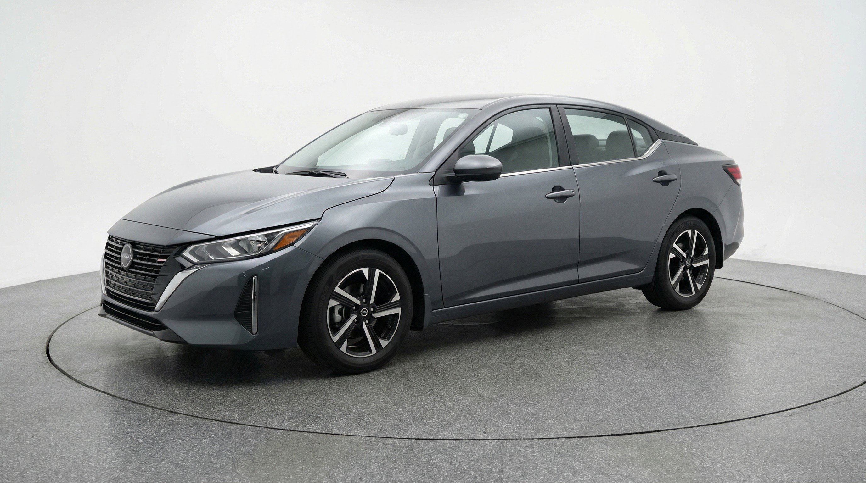 Used 2025 Nissan Sentra SV image 3