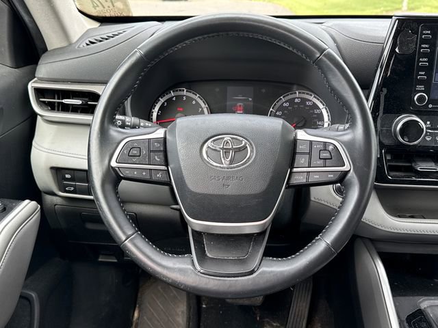 Used 2022 Toyota Highlander LE AWD/4WD image 20