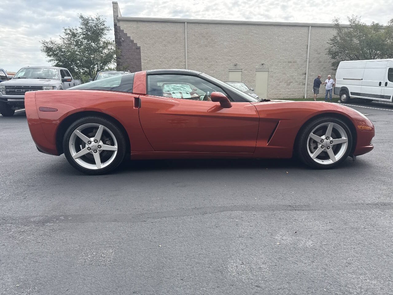 Used 2005 Chevrolet Corvette Coupe w/ Preferred Equipment Group RWD image 8