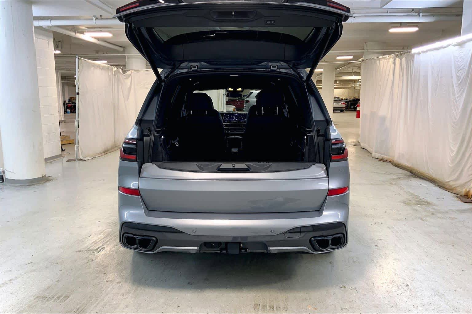 Certified 2025 BMW X7 M60i AWD/4WD image 33