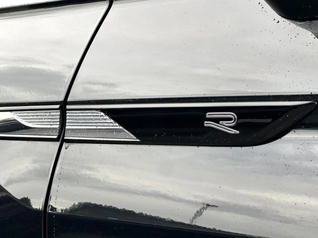 Used 2023 Volkswagen Tiguan SEL R-Line AWD/4WD image 17