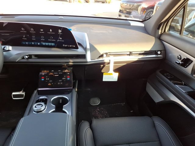 New 2027 Cadillac Vistiq Luxury AWD/4WD image 17