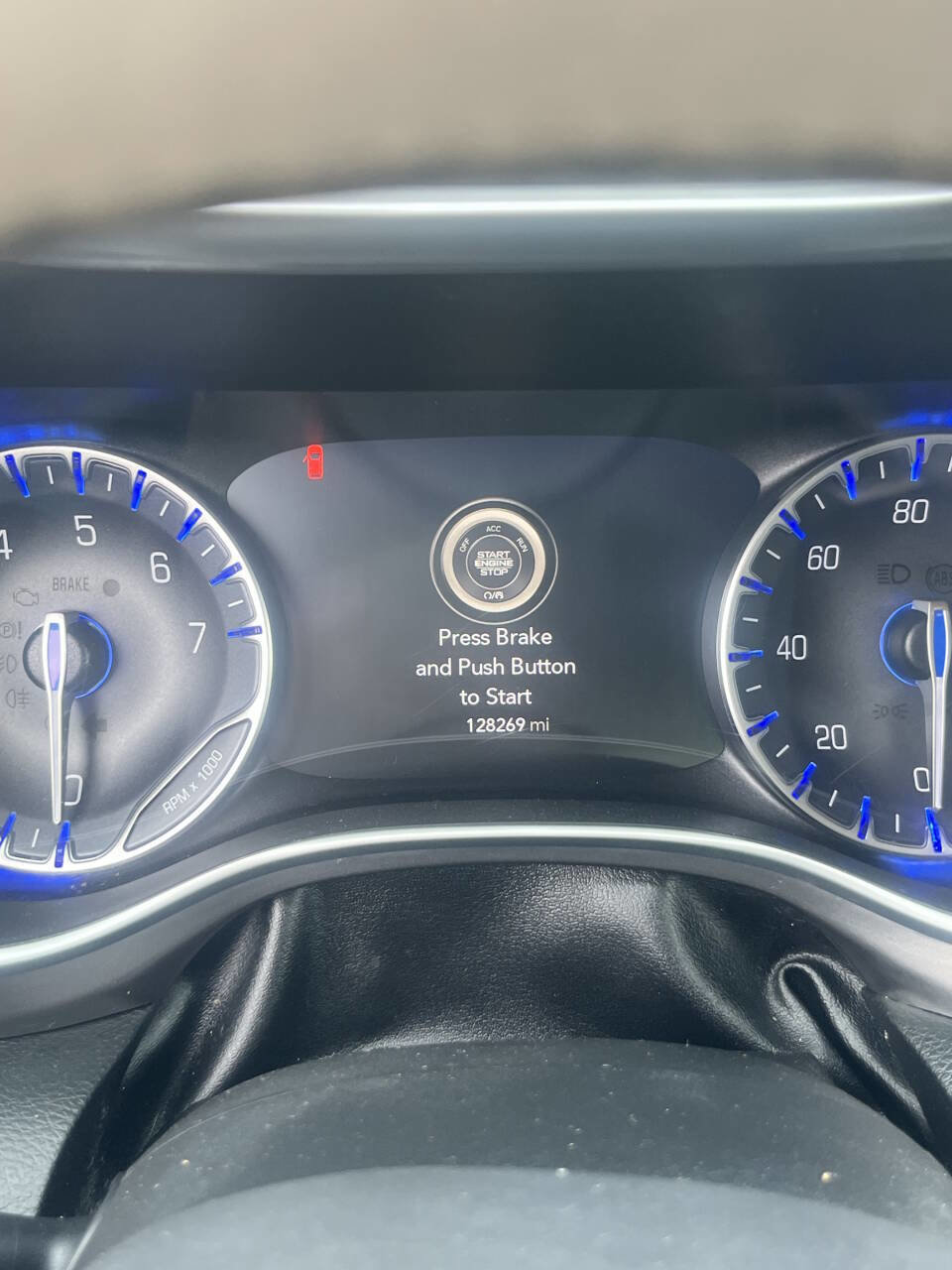 Used 2018 Chrysler Pacifica Limited image 10