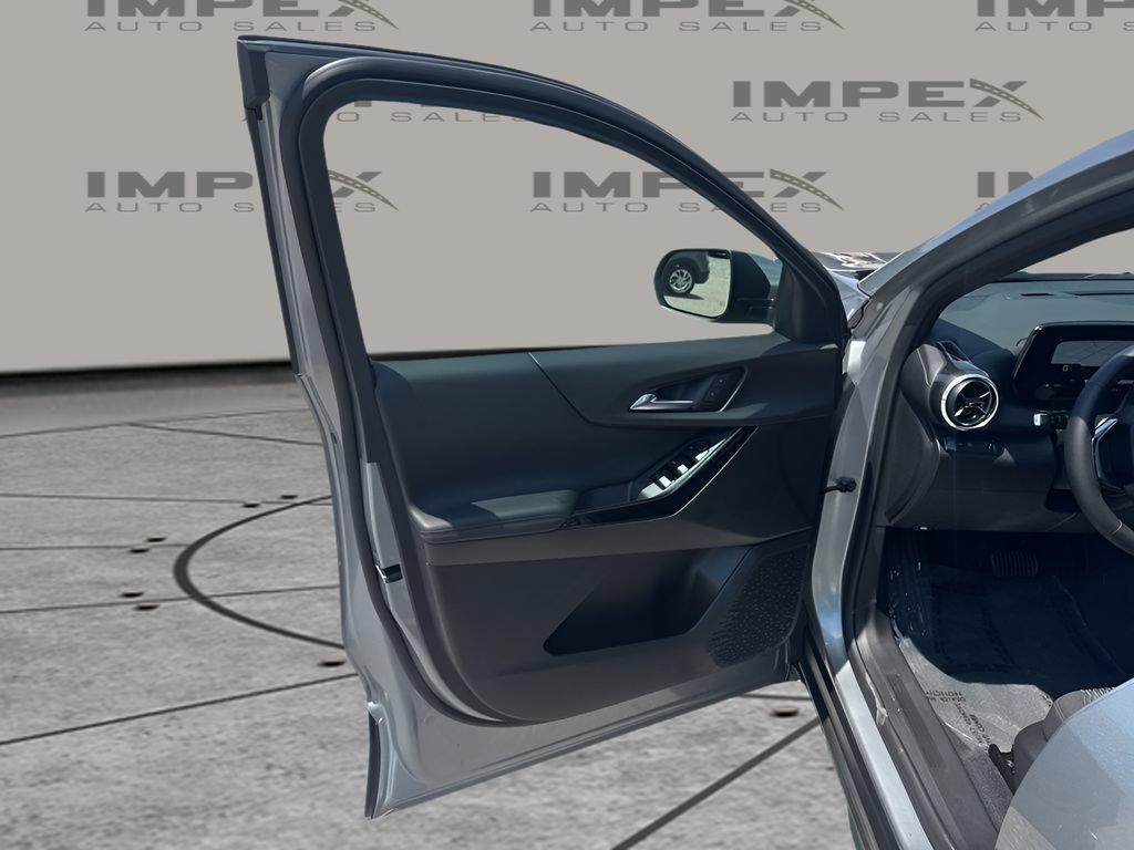 Used 2026 Chevrolet Equinox LT FWD image 25