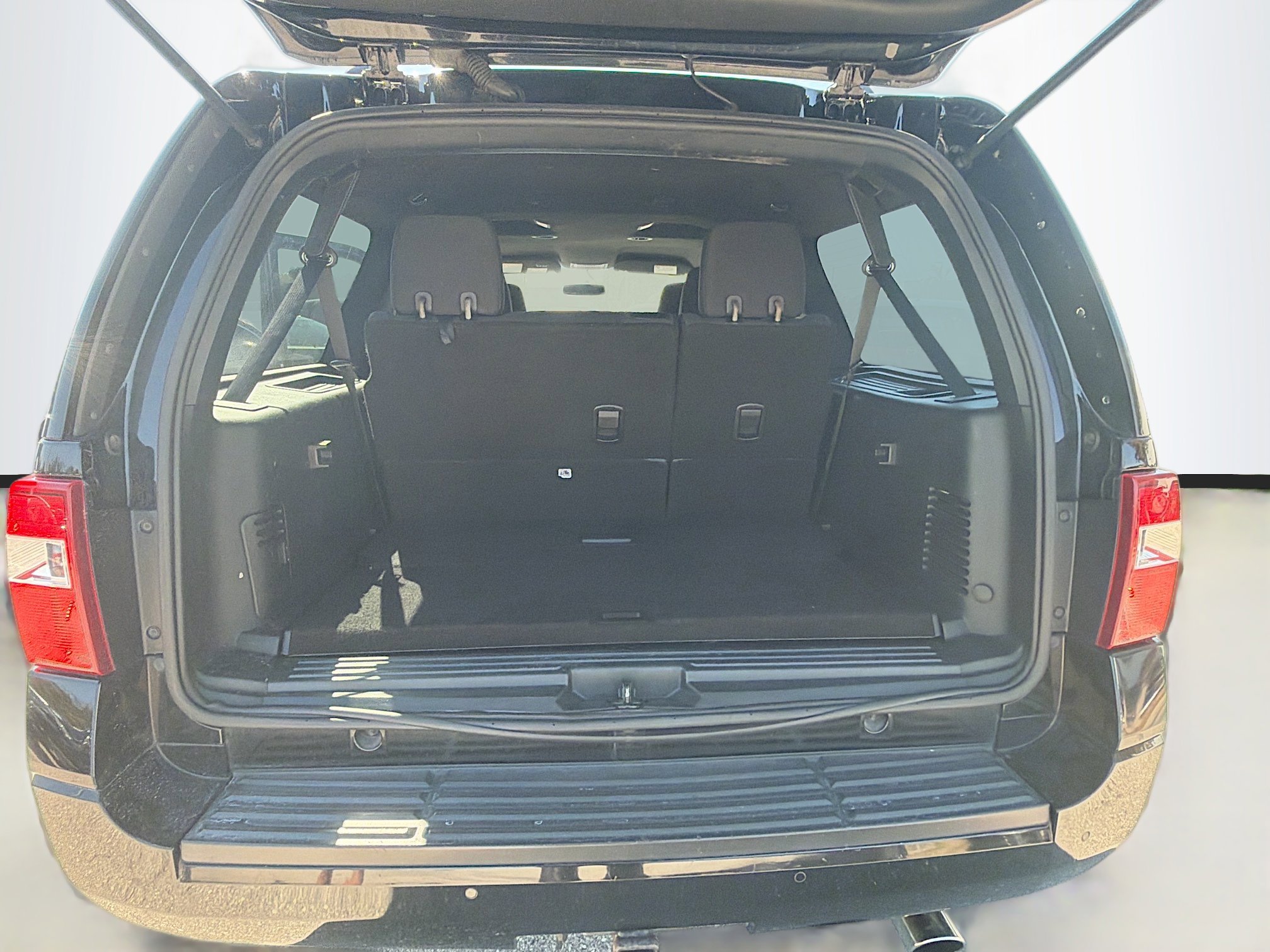 Used 2017 Ford Expedition EL XLT image 12