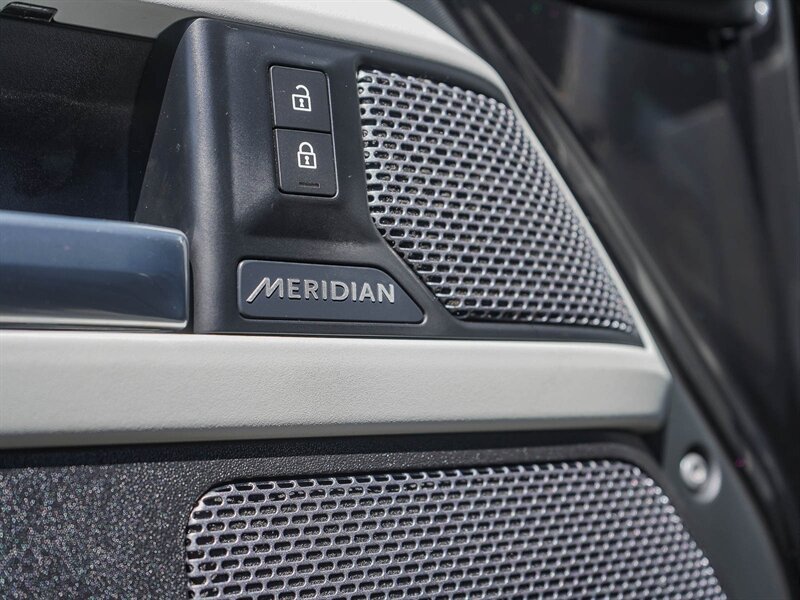 Used 2020 Land Rover Defender 110 SE AWD/4WD image 30
