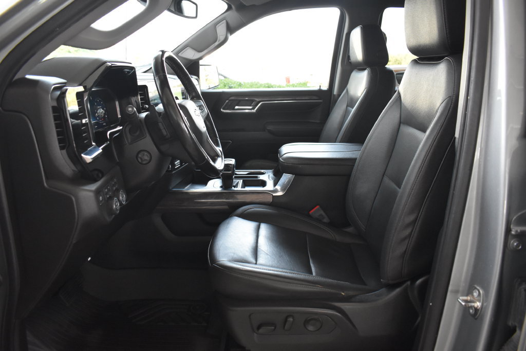 Used 2024 Chevrolet Silverado 1500 LTZ AWD/4WD image 4