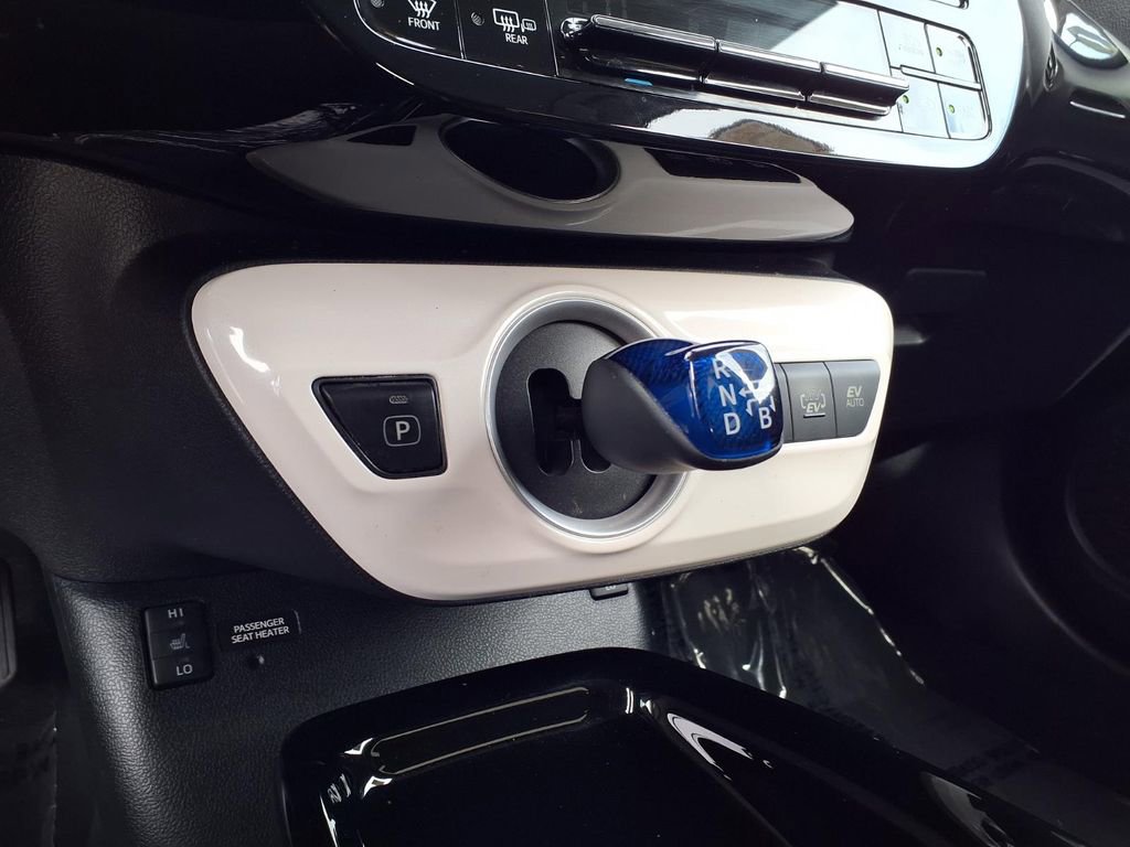 Used 2018 Toyota Prius Prime Plus w/ Carpet Mat Package FWD image 19