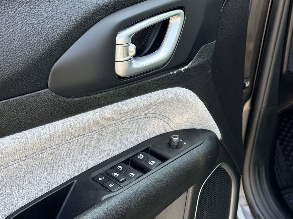 Used 2022 Jeep Compass Latitude w/ Convenience Group image 16