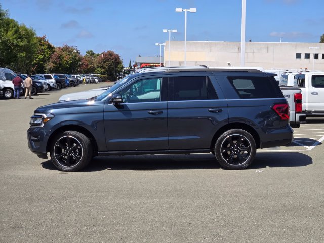 Certified 2023 Ford Expedition Limited AWD/4WD image 3