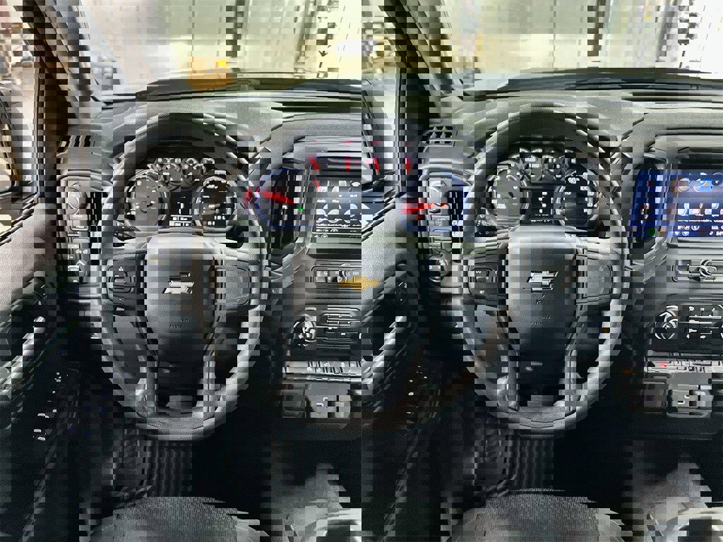 Used 2020 Chevrolet Silverado 1500 Custom w/ Custom Value Package image 17