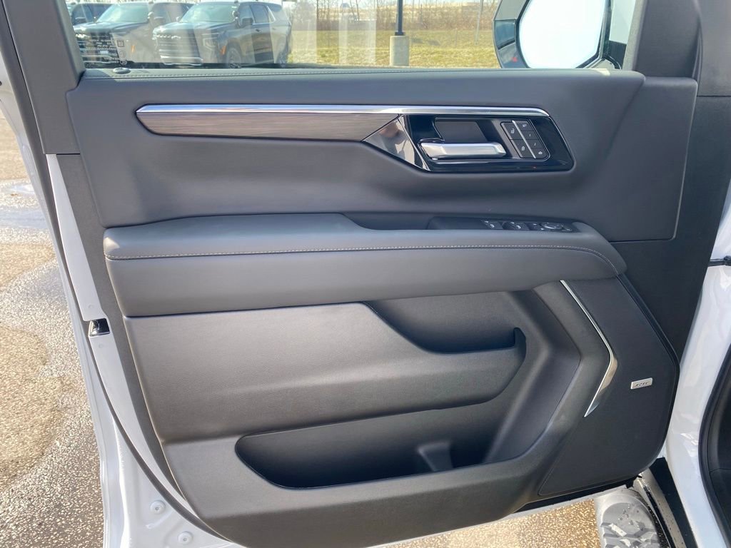 New 2026 Chevrolet Suburban Z71 w/ Comfort Package image 9