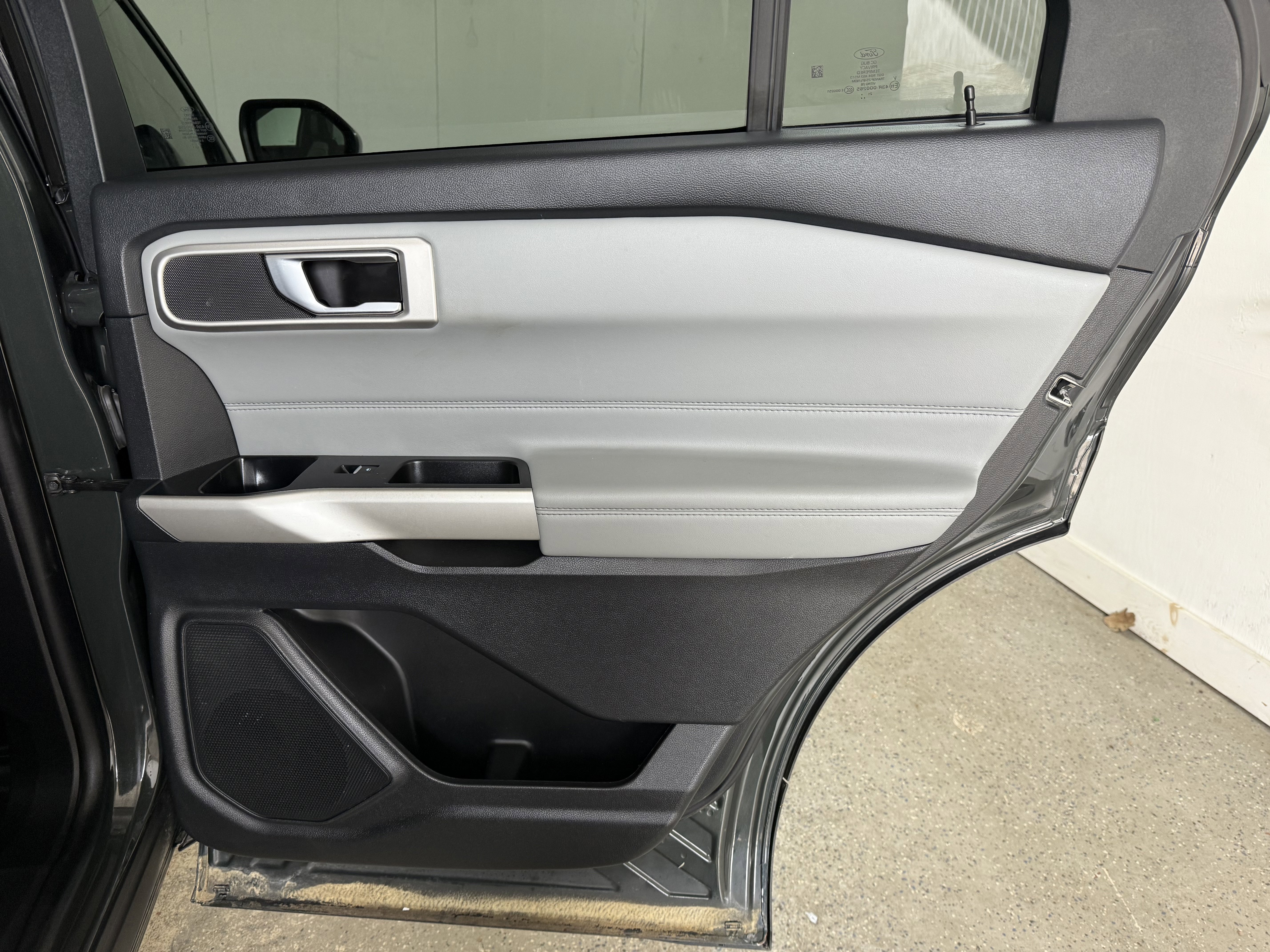 Used 2022 Ford Explorer XLT w/ Equipment Group 202A image 37