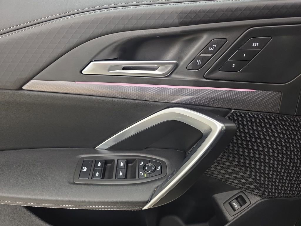 Certified 2025 BMW X2 xDrive28i w/ M Sport Package AWD/4WD image 14