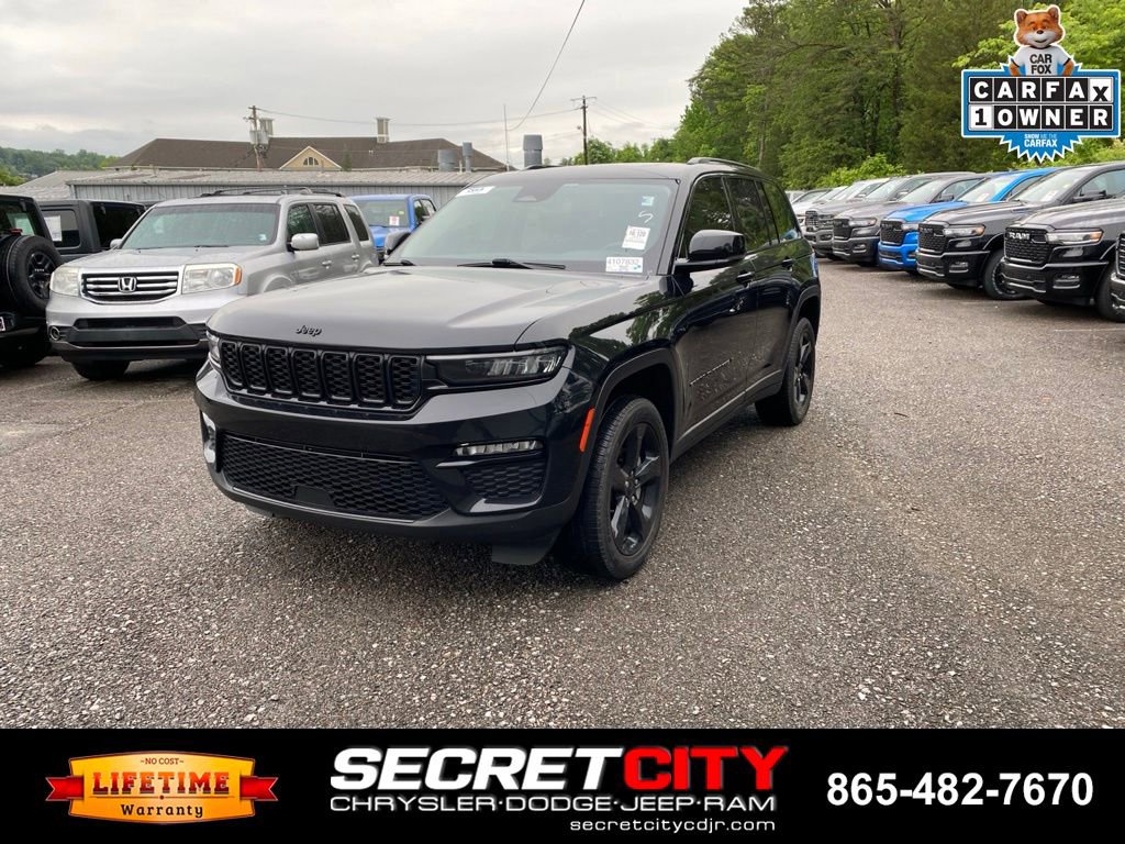 Used 2023 Jeep Grand Cherokee Limited w/ Black Appearance Package AWD/4WD image 1