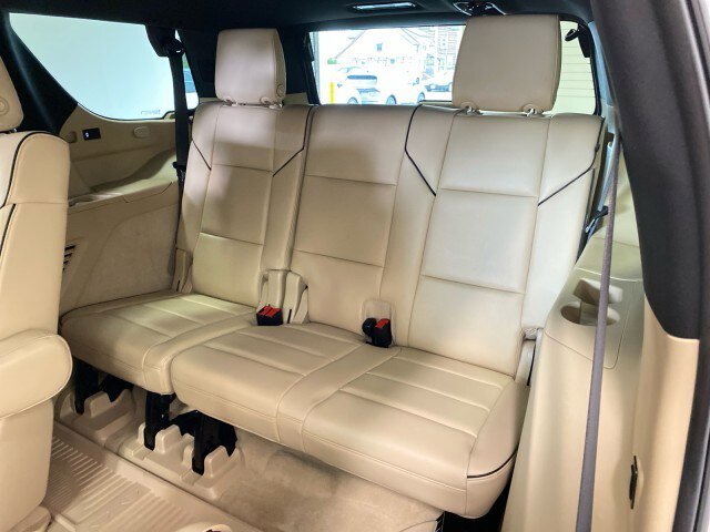 Used 2021 Cadillac Escalade Premium Luxury w/ Performance Package AWD/4WD image 12